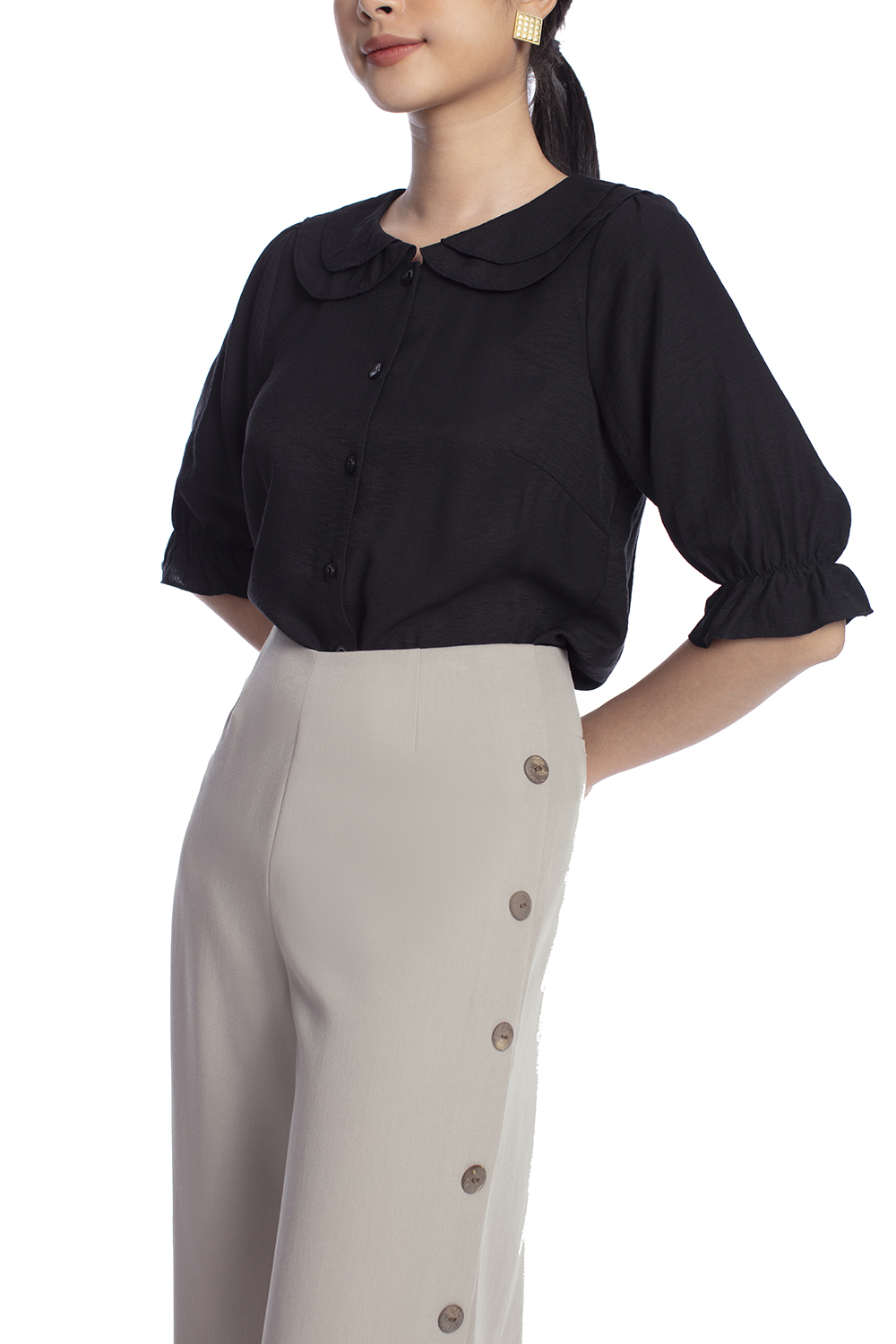 Áo sơ mi đen tay lỡ cổ sen 