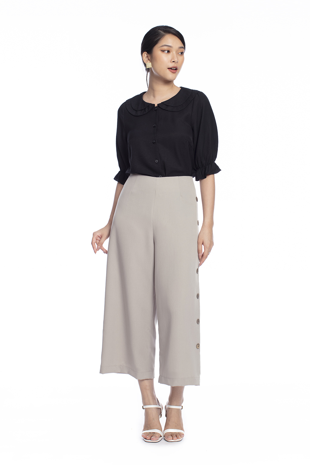 Quần ống rộng phối nút 