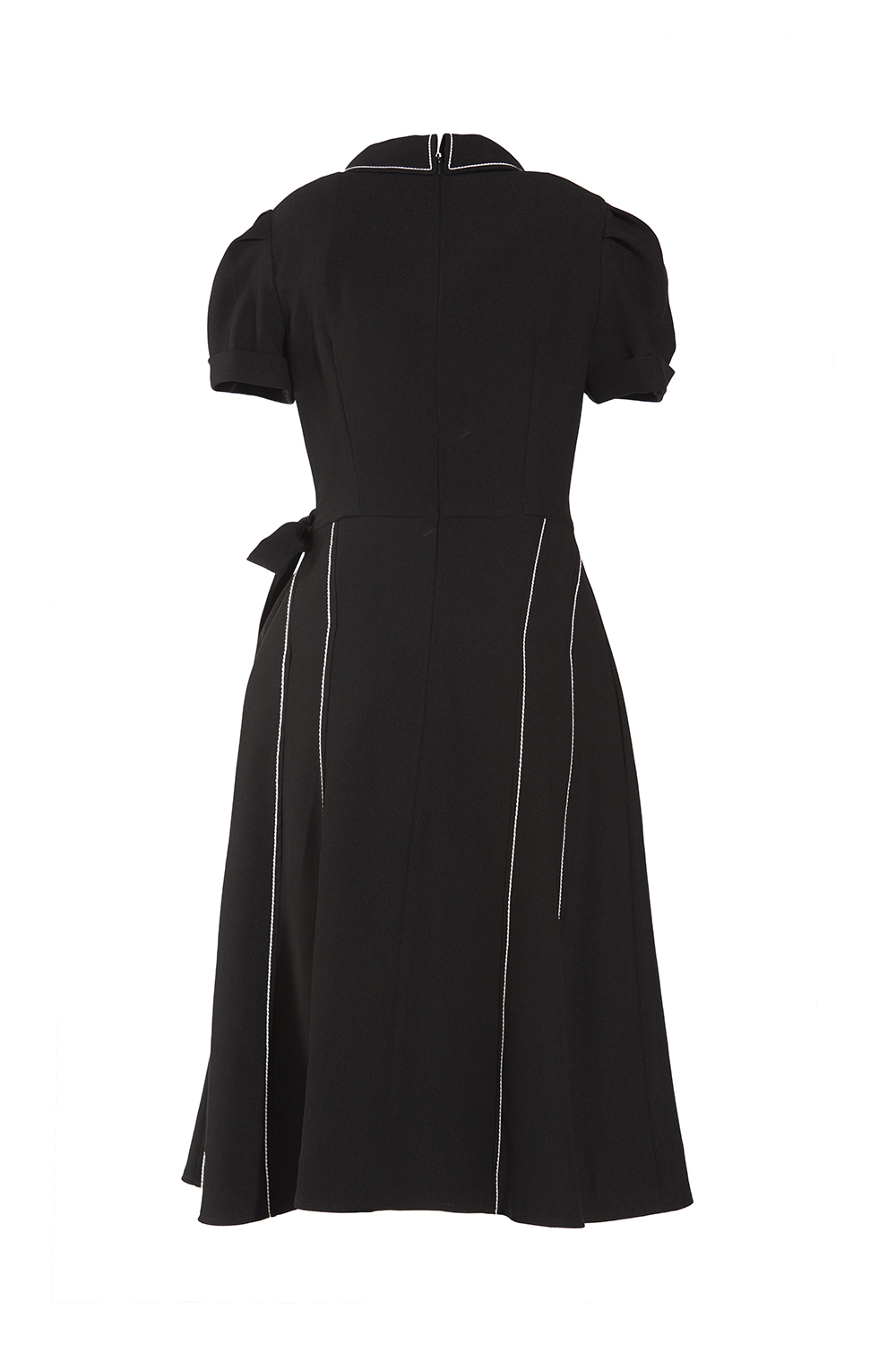 Đầm đen cổ đan tông viền trắng 