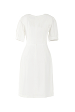 Đầm trắng dáng chữ A cổ sen đính nút 