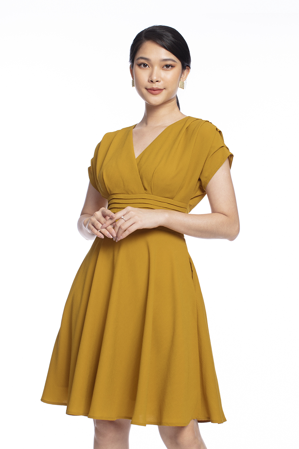 Đầm xòe cổ V eo xếp ly 