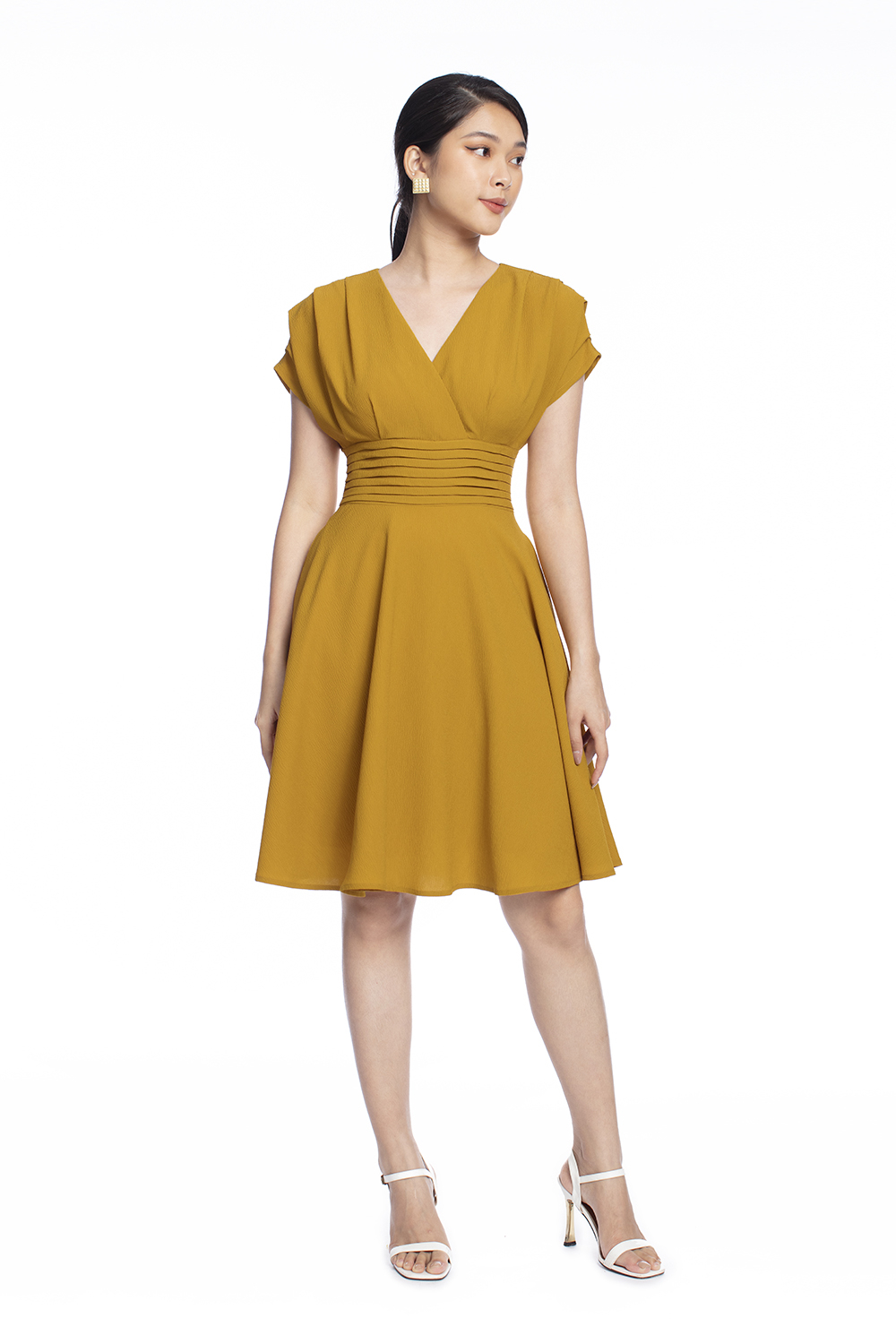 Đầm xòe cổ V eo xếp ly 