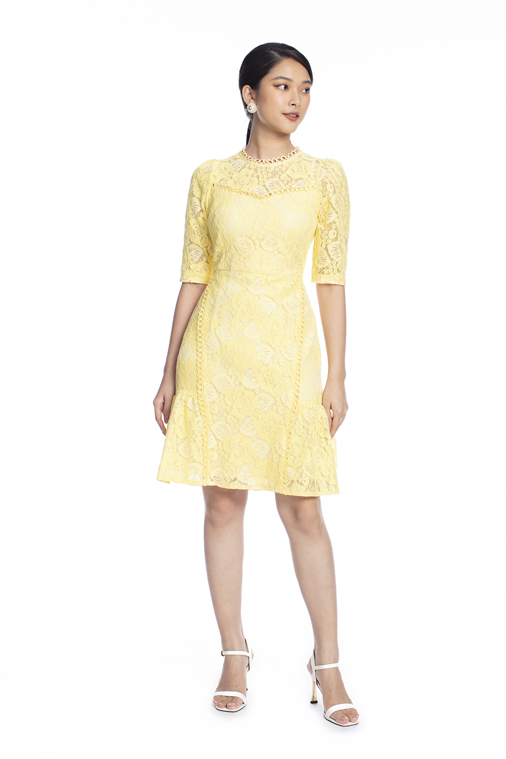 Đầm ren ôm body tay lỡ 