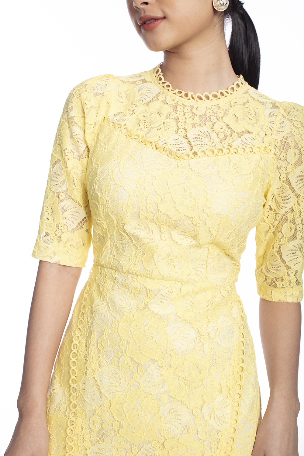 Đầm ren ôm body tay lỡ 