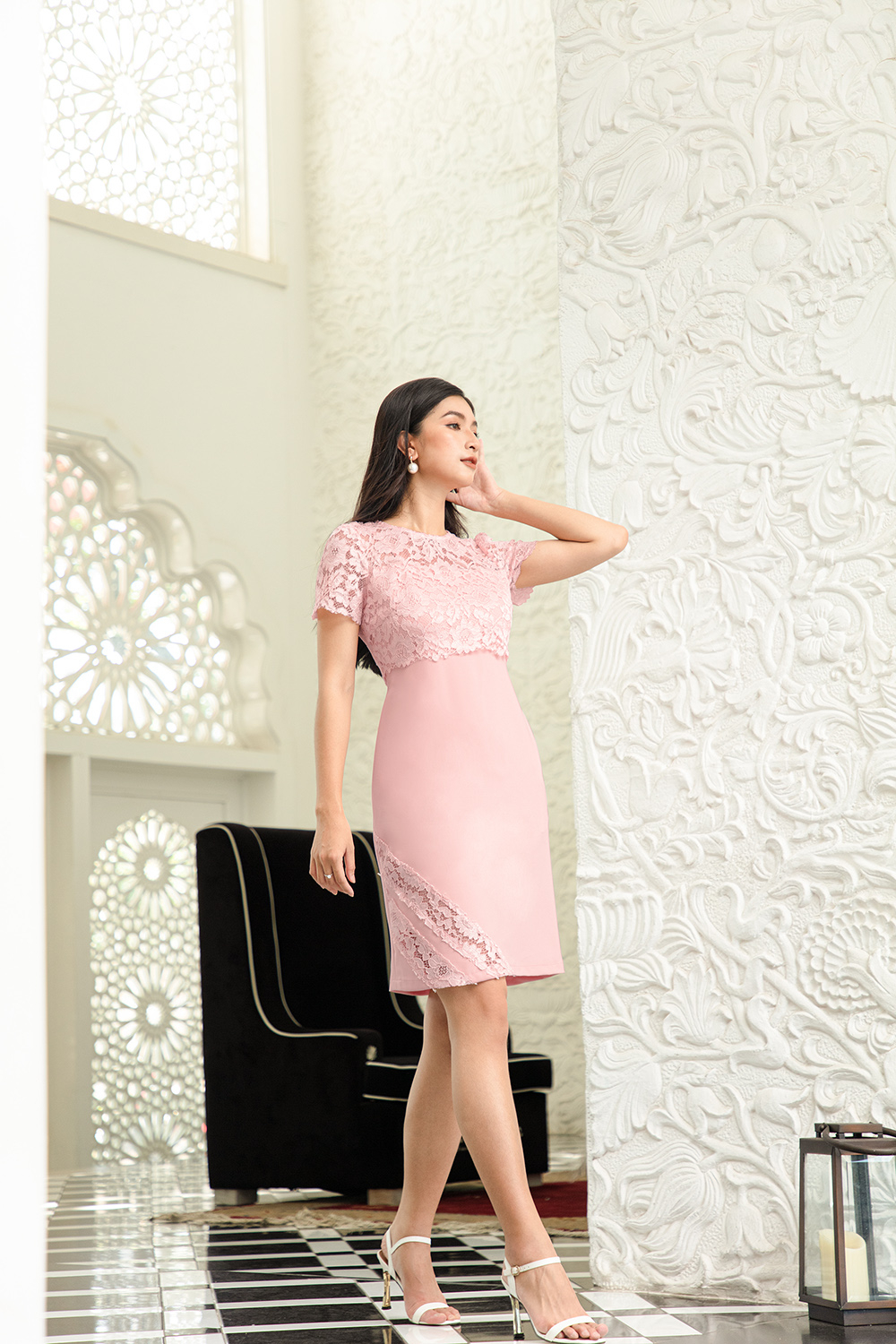 Đầm chữ A phối ren cổ tròn 