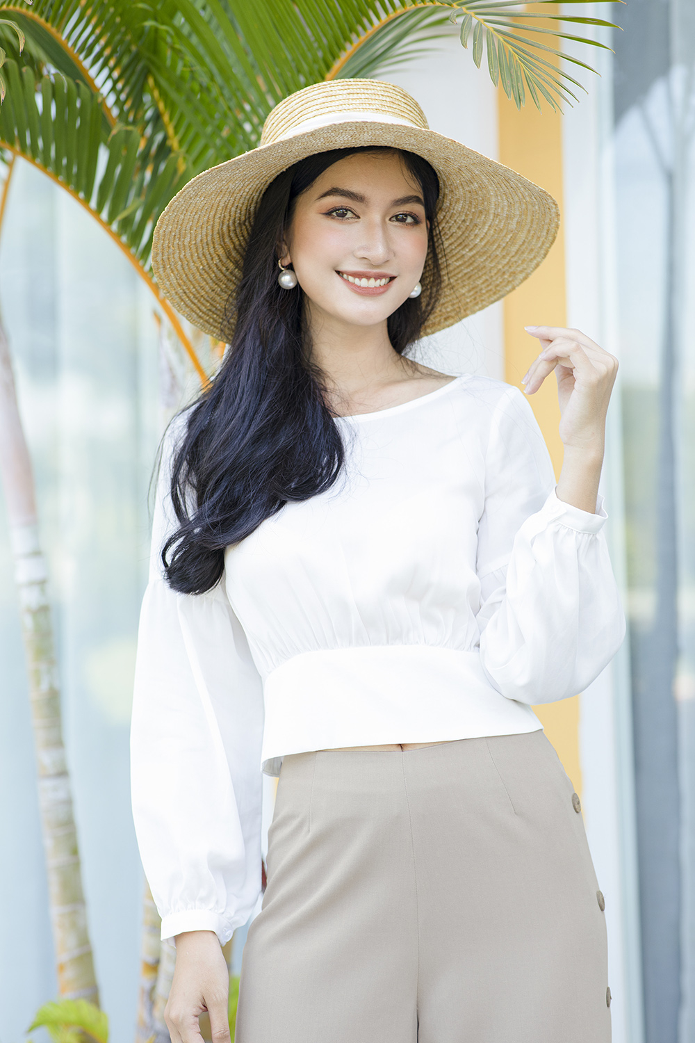Áo croptop trắng tay dài 