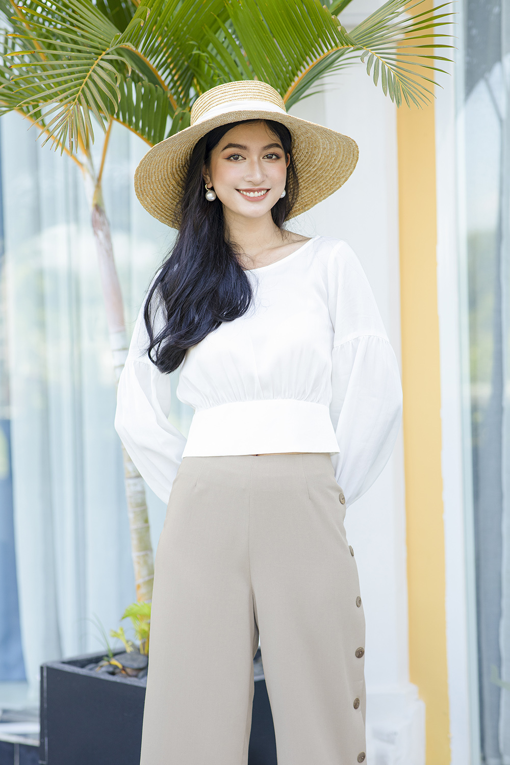 Áo croptop trắng tay dài 