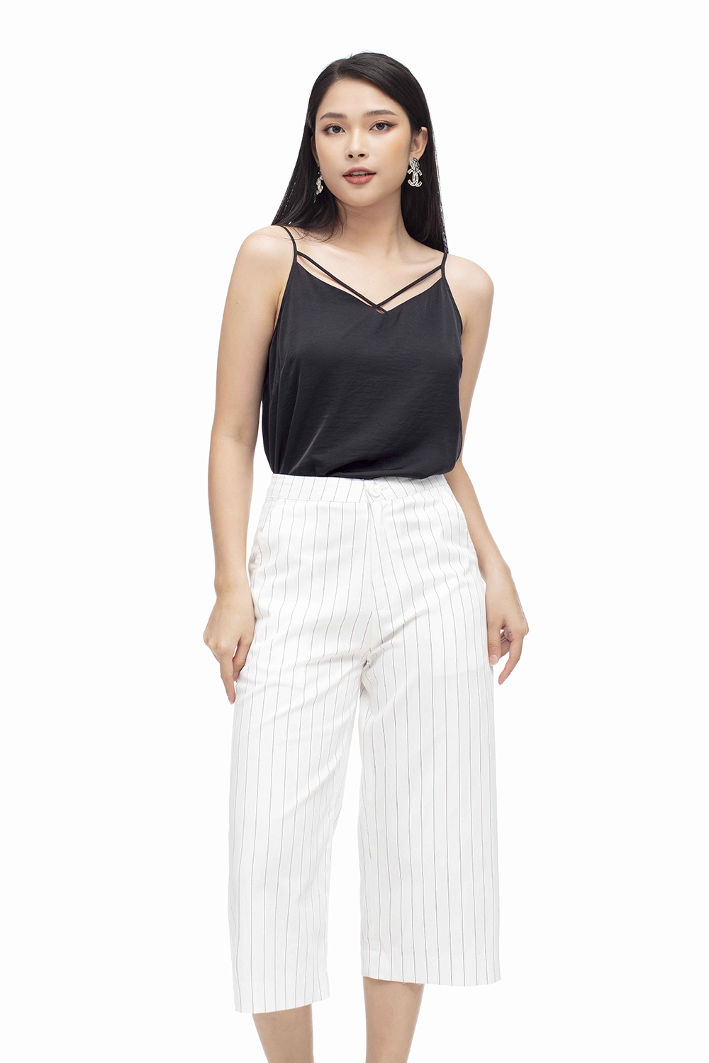 Áo kiểu 2 dây màu đen 