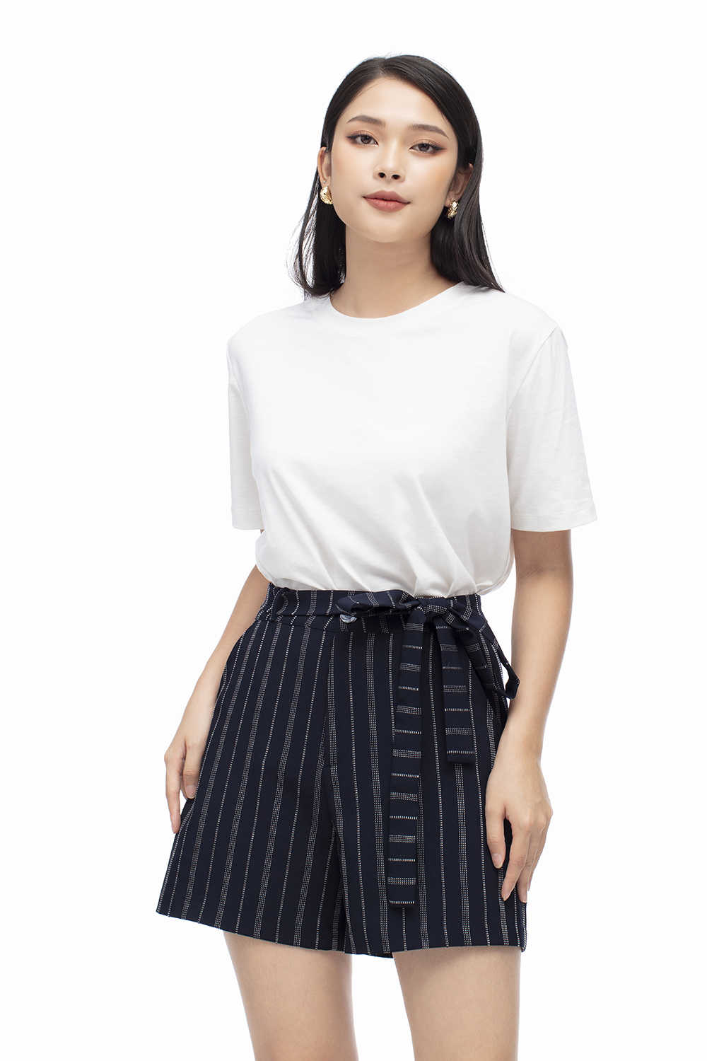 Quần short nữ kẻ sọc đai thắt nơ 