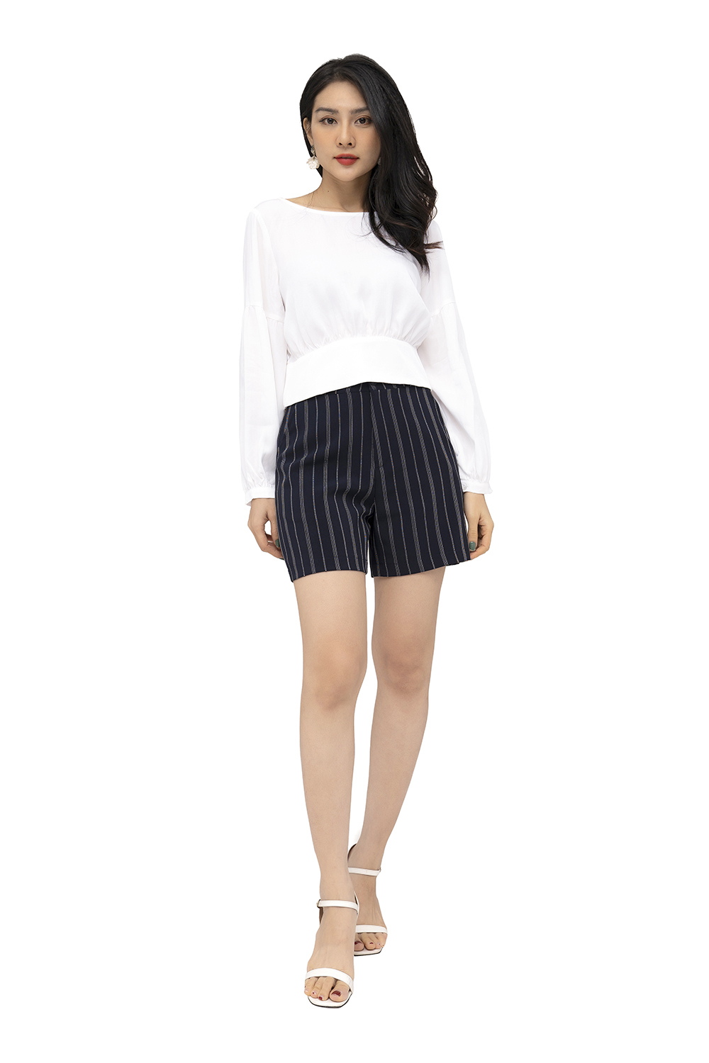 Áo croptop trắng tay dài 