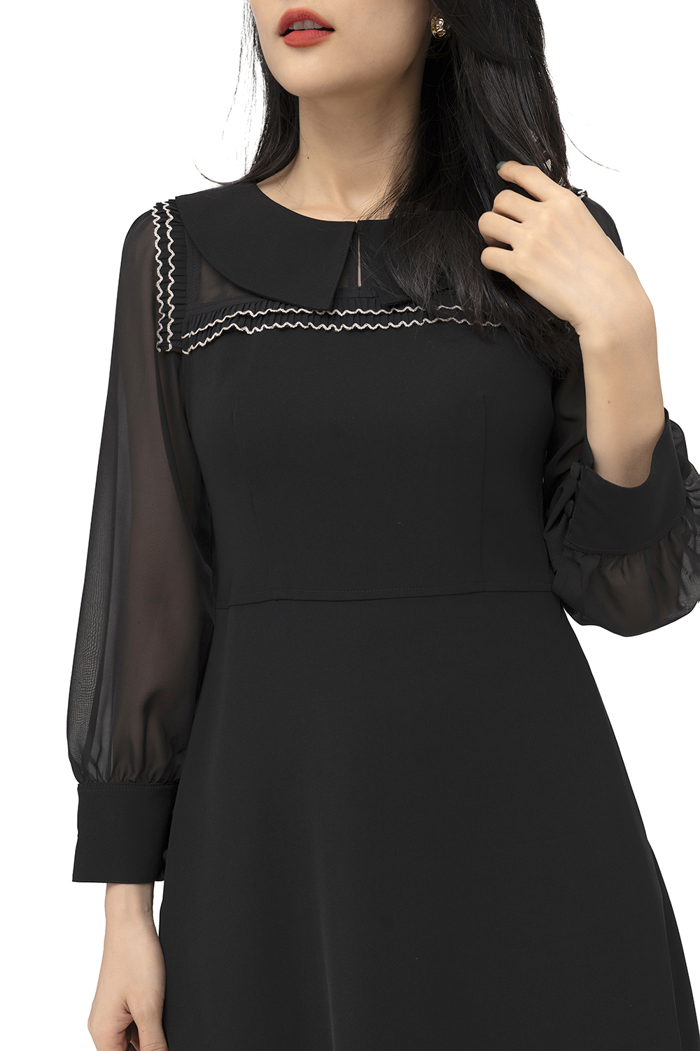 Đầm xòe đen cổ sen tay dài phối voan 