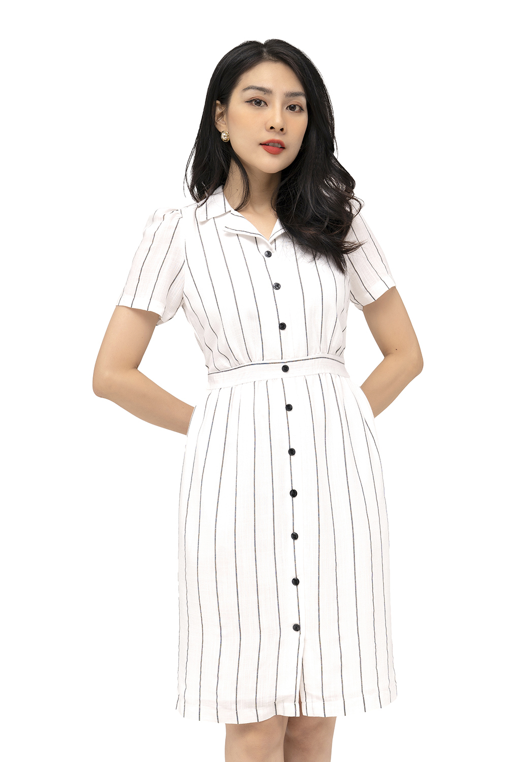 Đầm kẻ sọc cổ sơ mi đính nút 