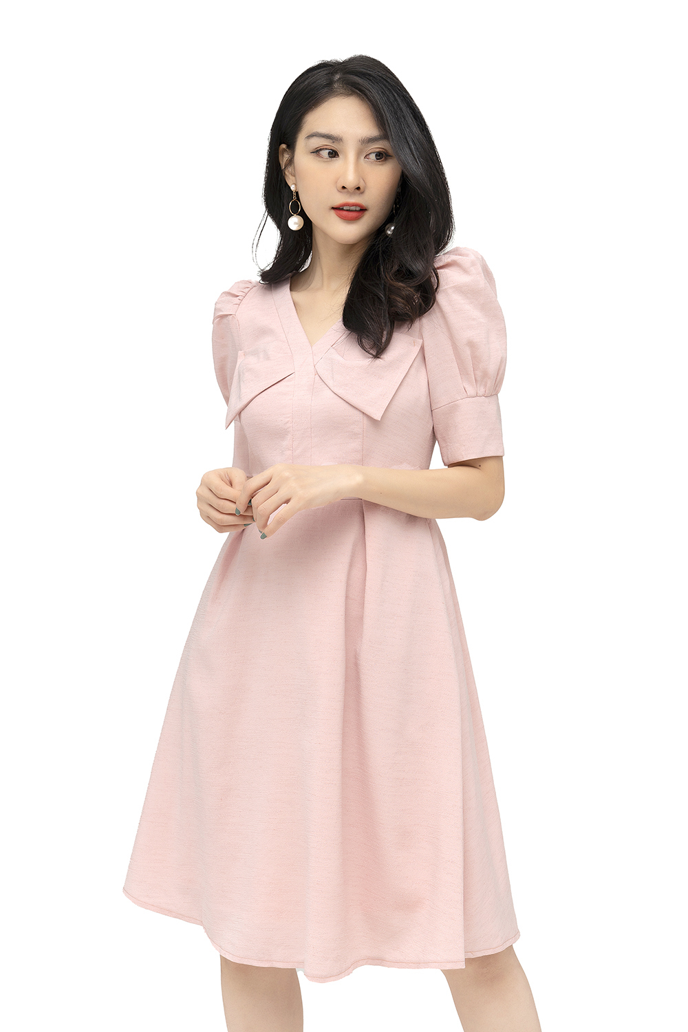 Đầm xòe tay phồng cổ V đính nơ 