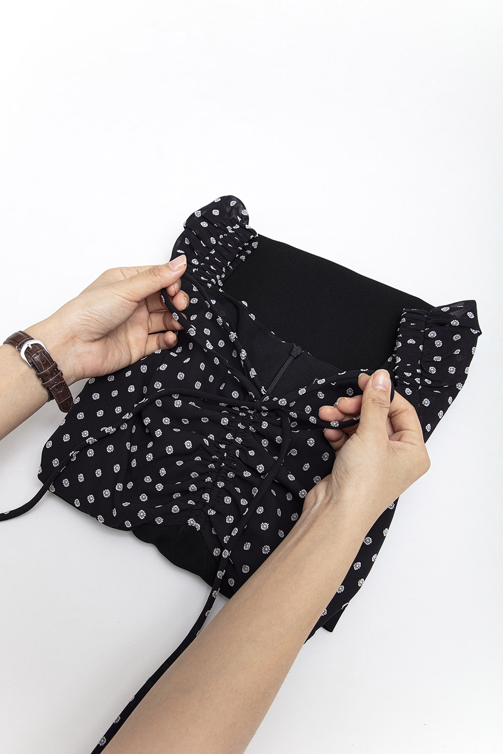 Đầm đen công sở phối chấm bi tay dài 