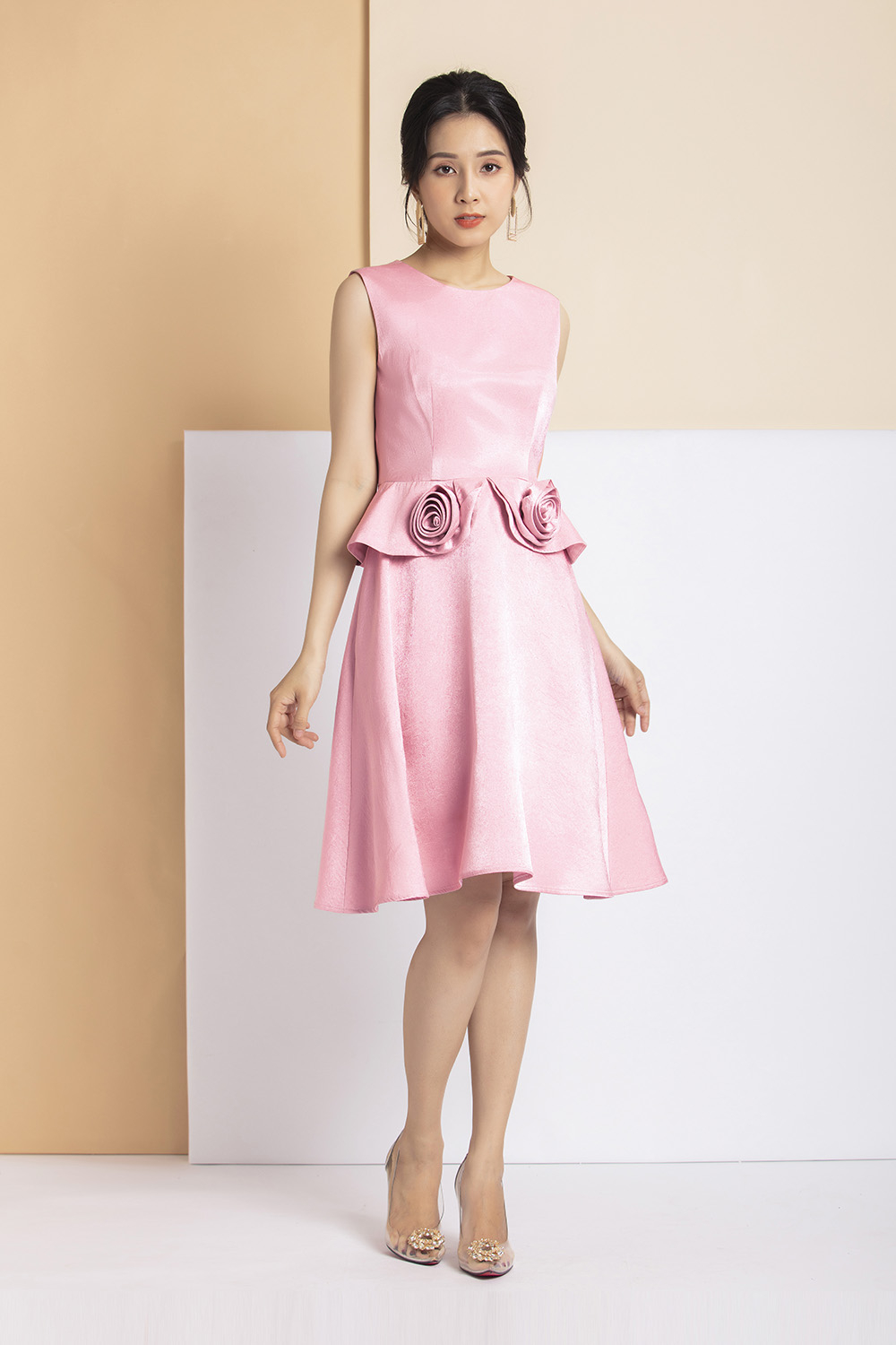 Đầm xòe sát nách eo đính hoa HL13-34