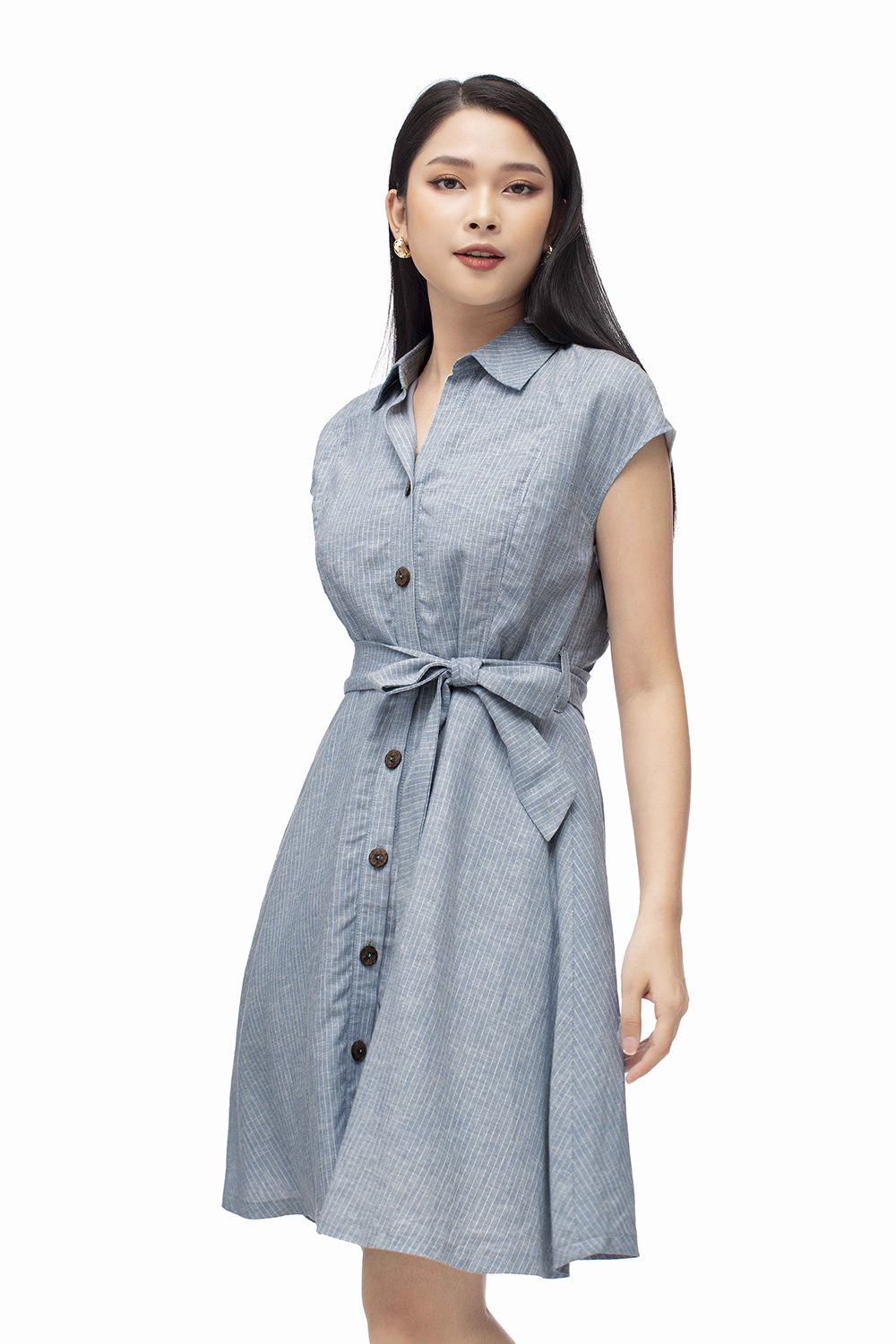 Đầm sơ mi họa tiết kẻ phối nơ 