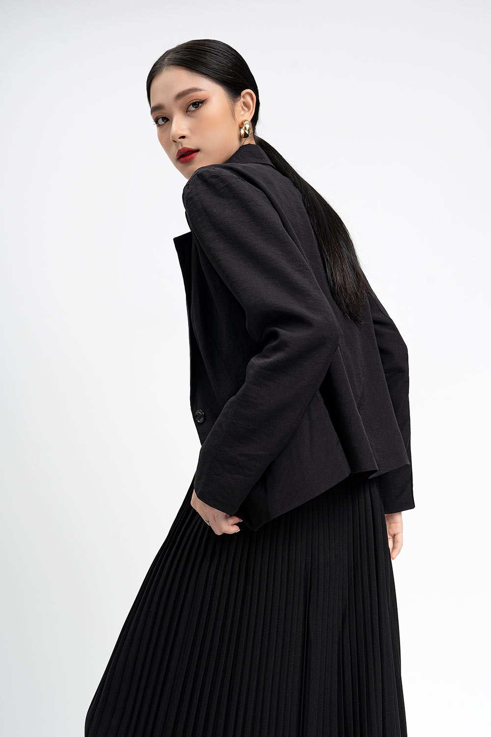 Áo khoác blazer đen 2 lớp túi mổ 