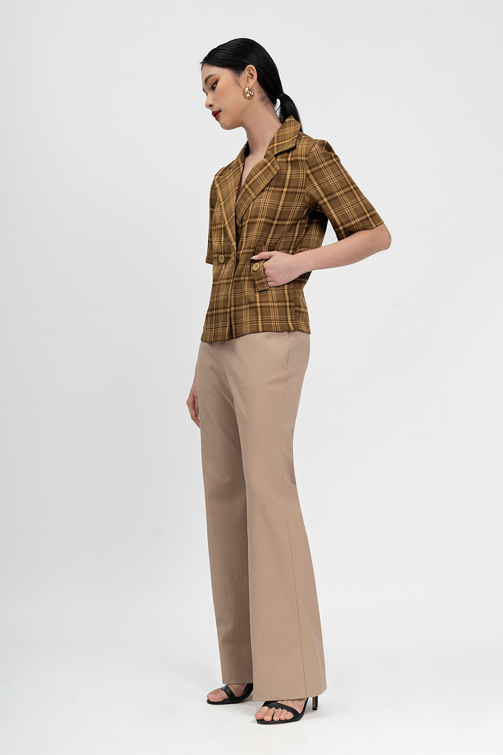 Áo khoác blazer tay ngắn họa tiết caro 