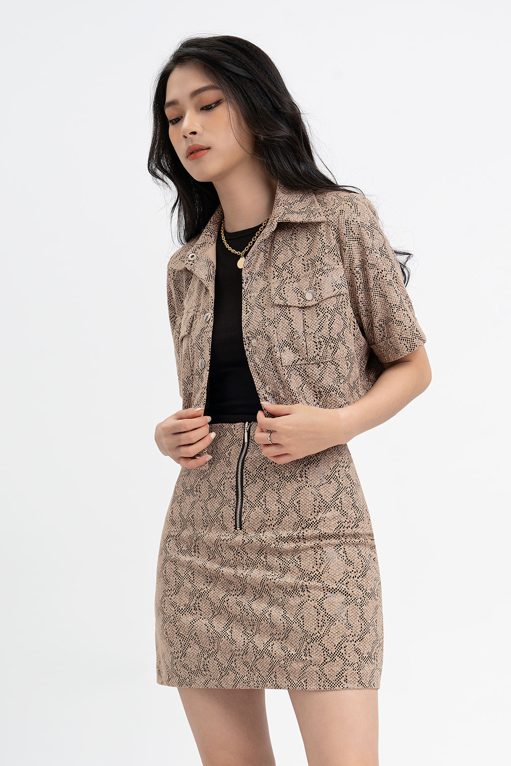 Chân váy ngắn khóa kéo trước 