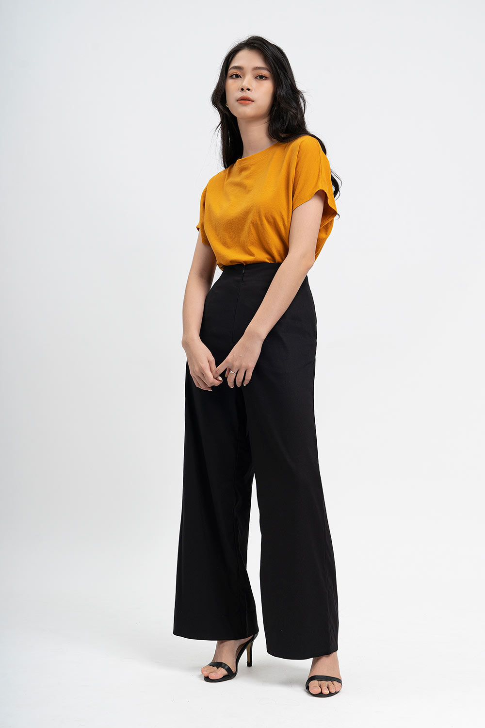 Quần suông ống rộng màu đen 