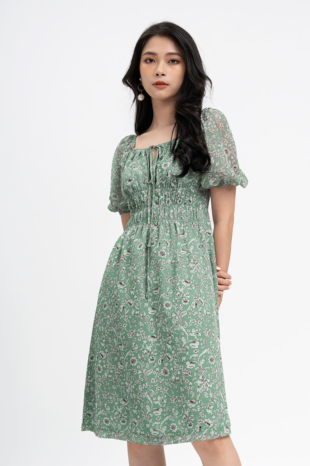 Đầm xòe hoa nhí nhấn eo cao 