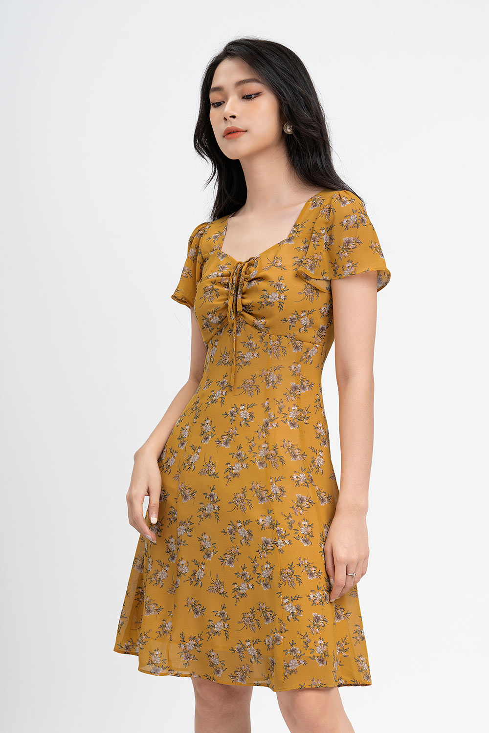 Đầm hoa dáng xòe nhún ngực cổ vuông 
