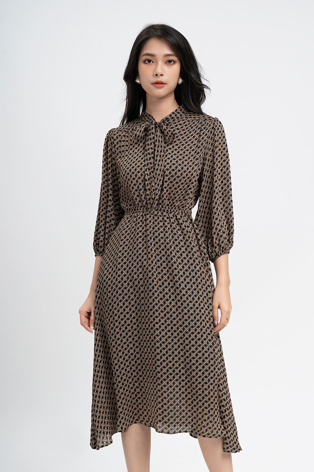 Đầm xòe dáng dài họa tiết phối nơ cổ 