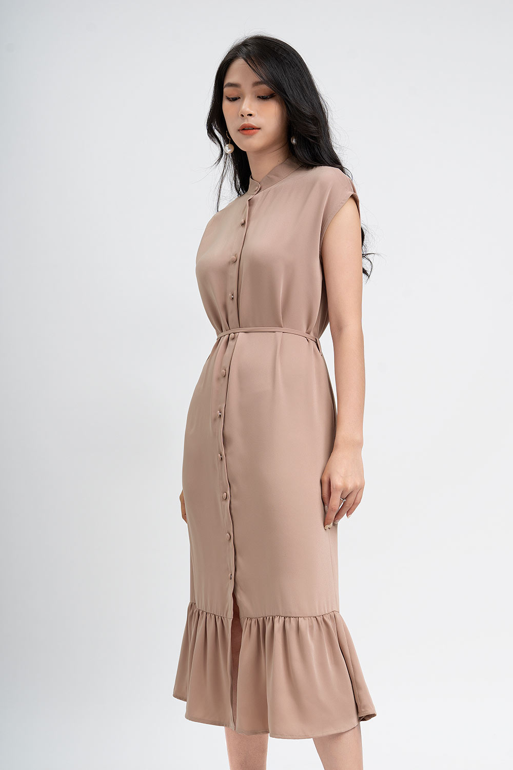 Đầm sơ mi đuôi cá dáng dài nhấn eo