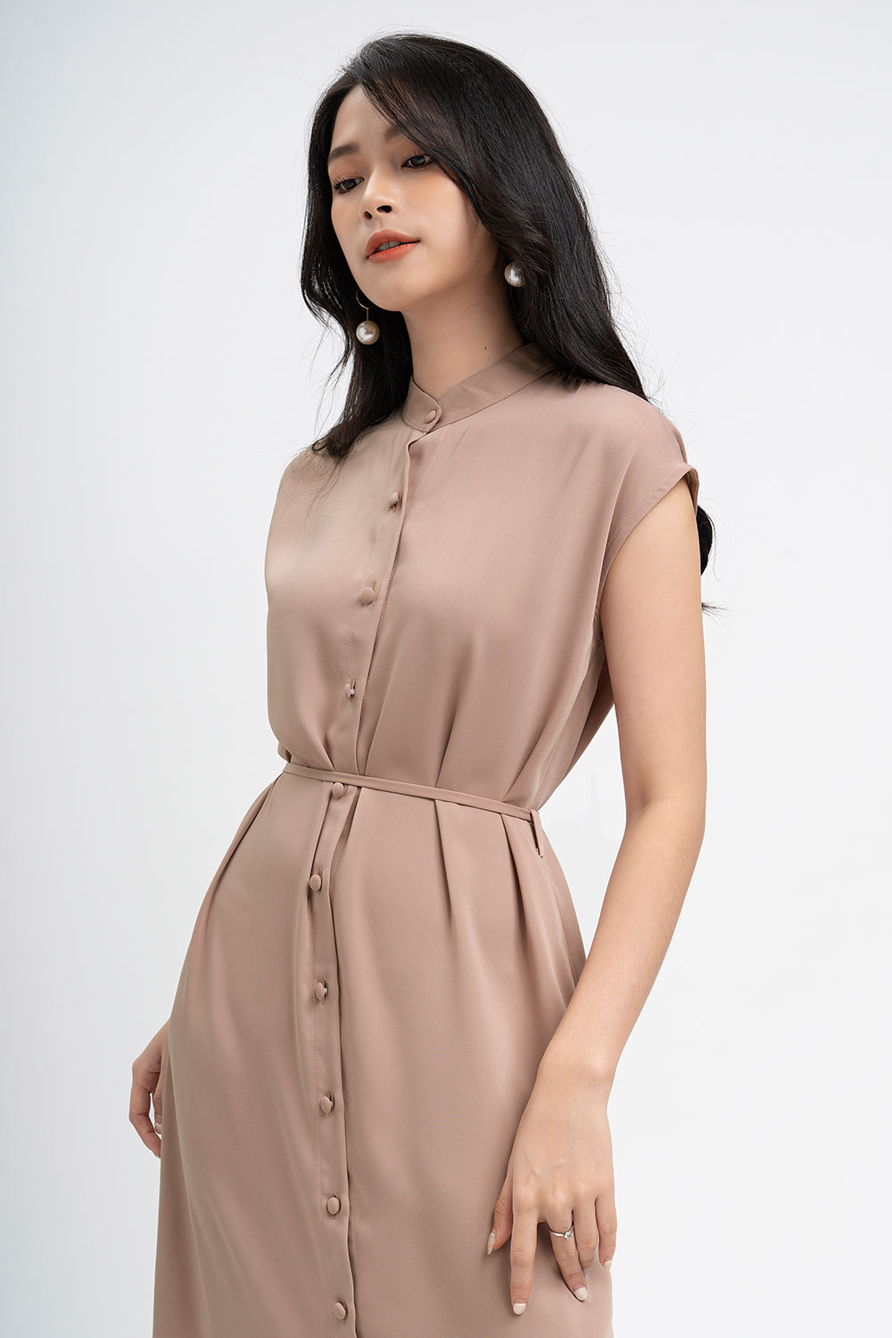 Đầm sơ mi đuôi cá dáng dài nhấn eo