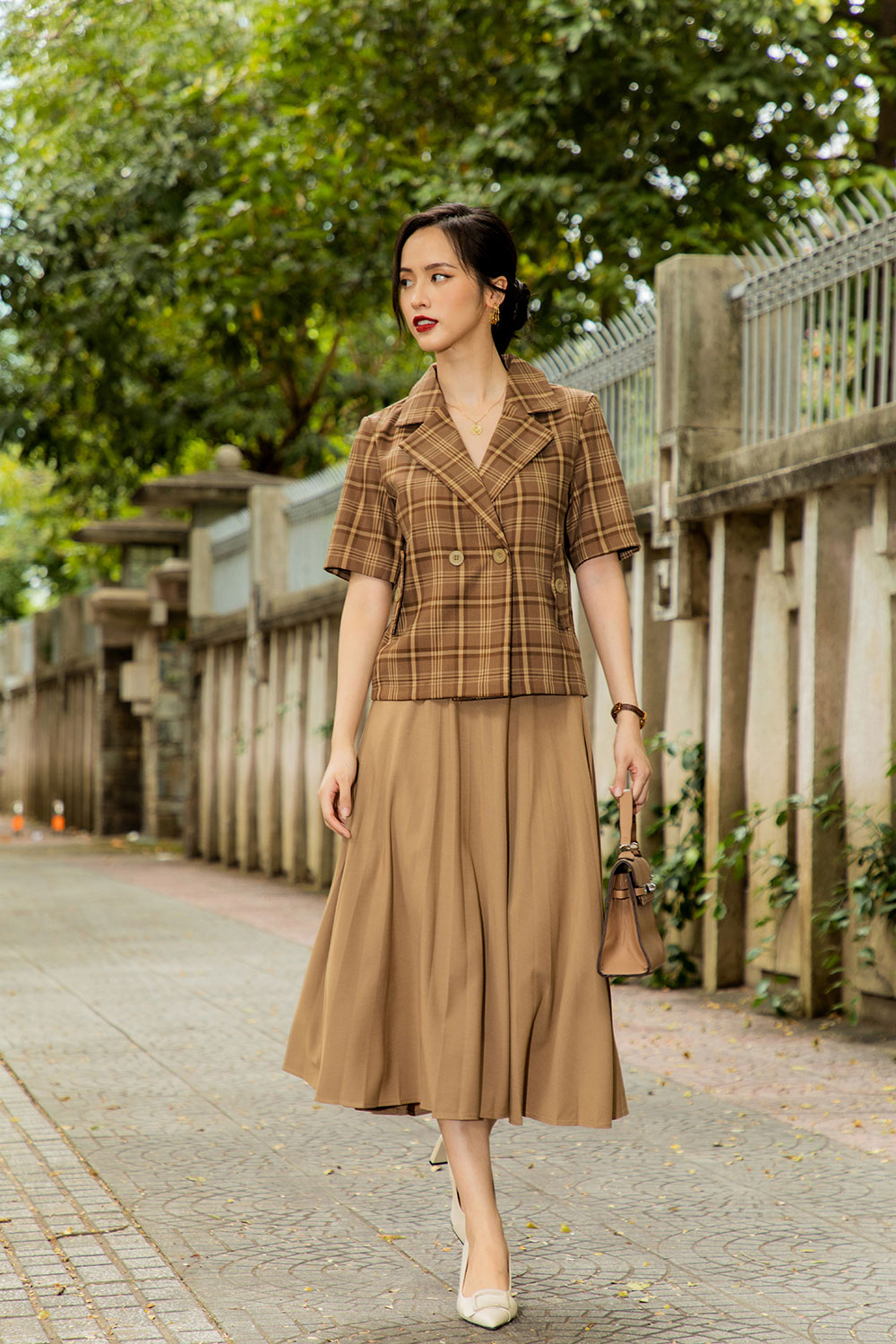 Áo khoác blazer tay ngắn họa tiết caro 