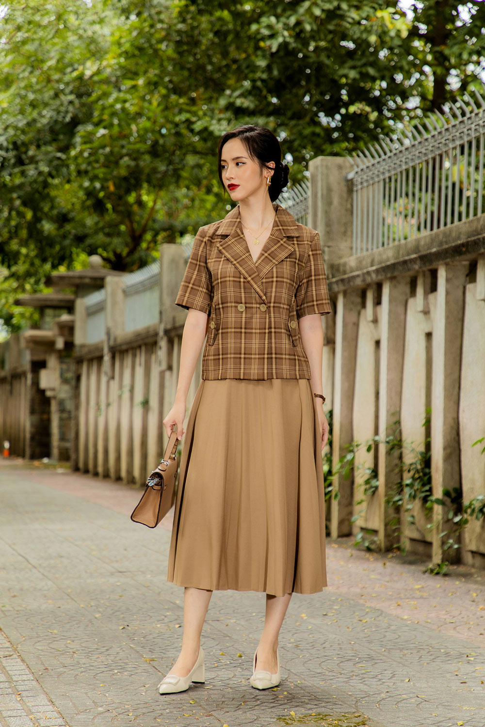 Áo khoác blazer tay ngắn họa tiết caro 