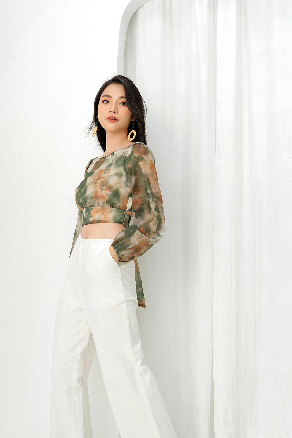 Quần trắng lưng cao ống suông 