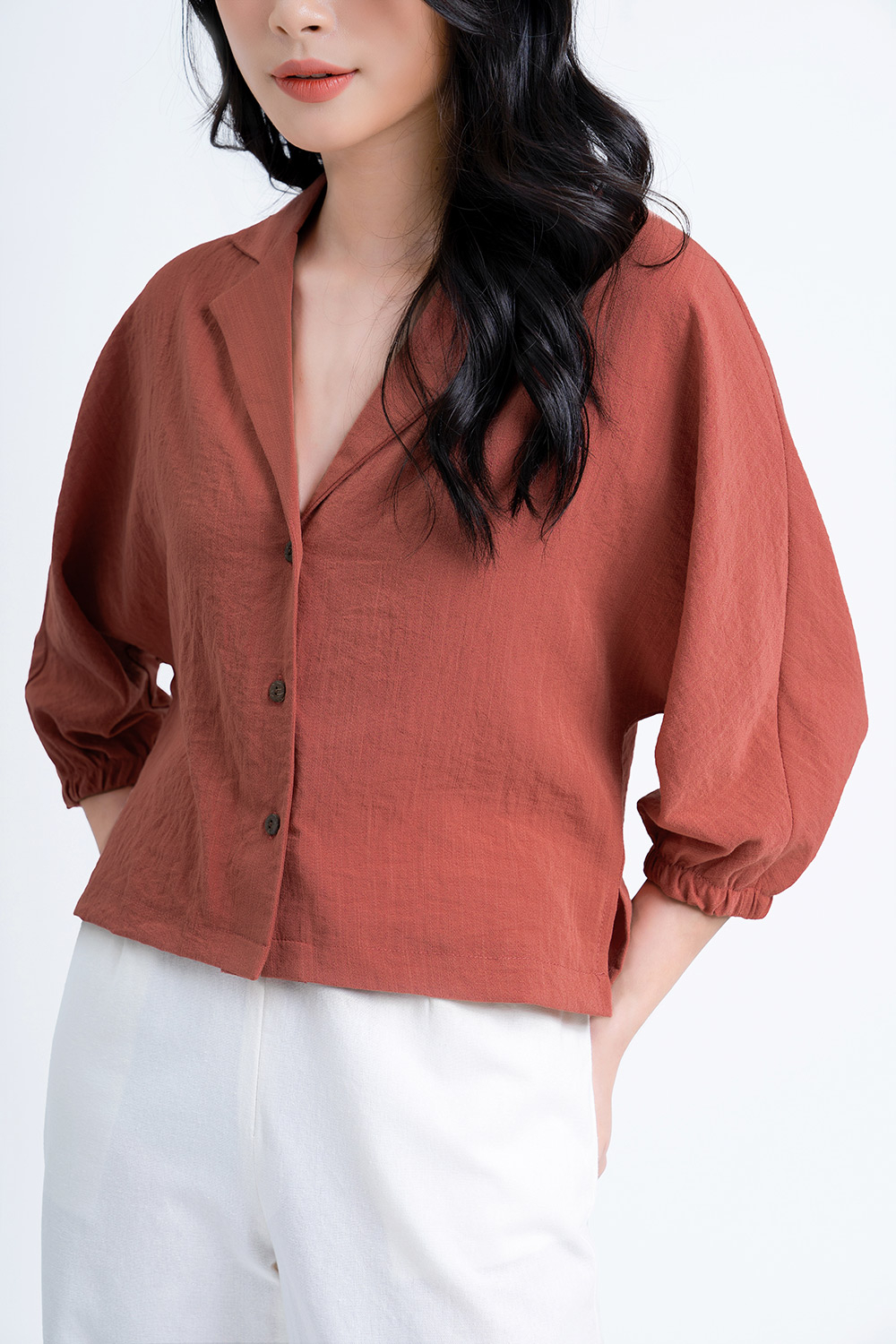 Áo sơ mi tay lửng cổ danton 