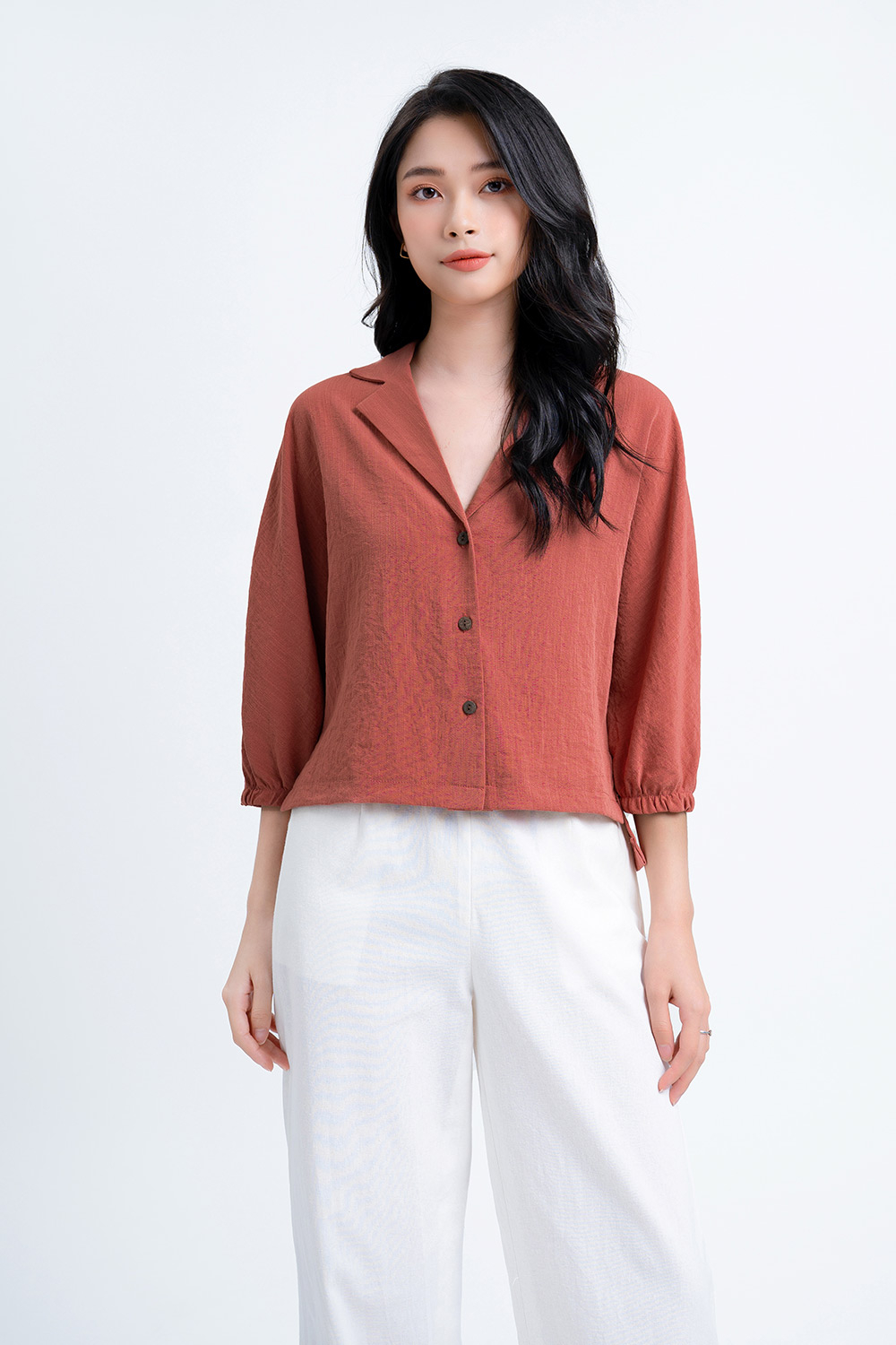 Áo sơ mi tay lửng cổ danton 