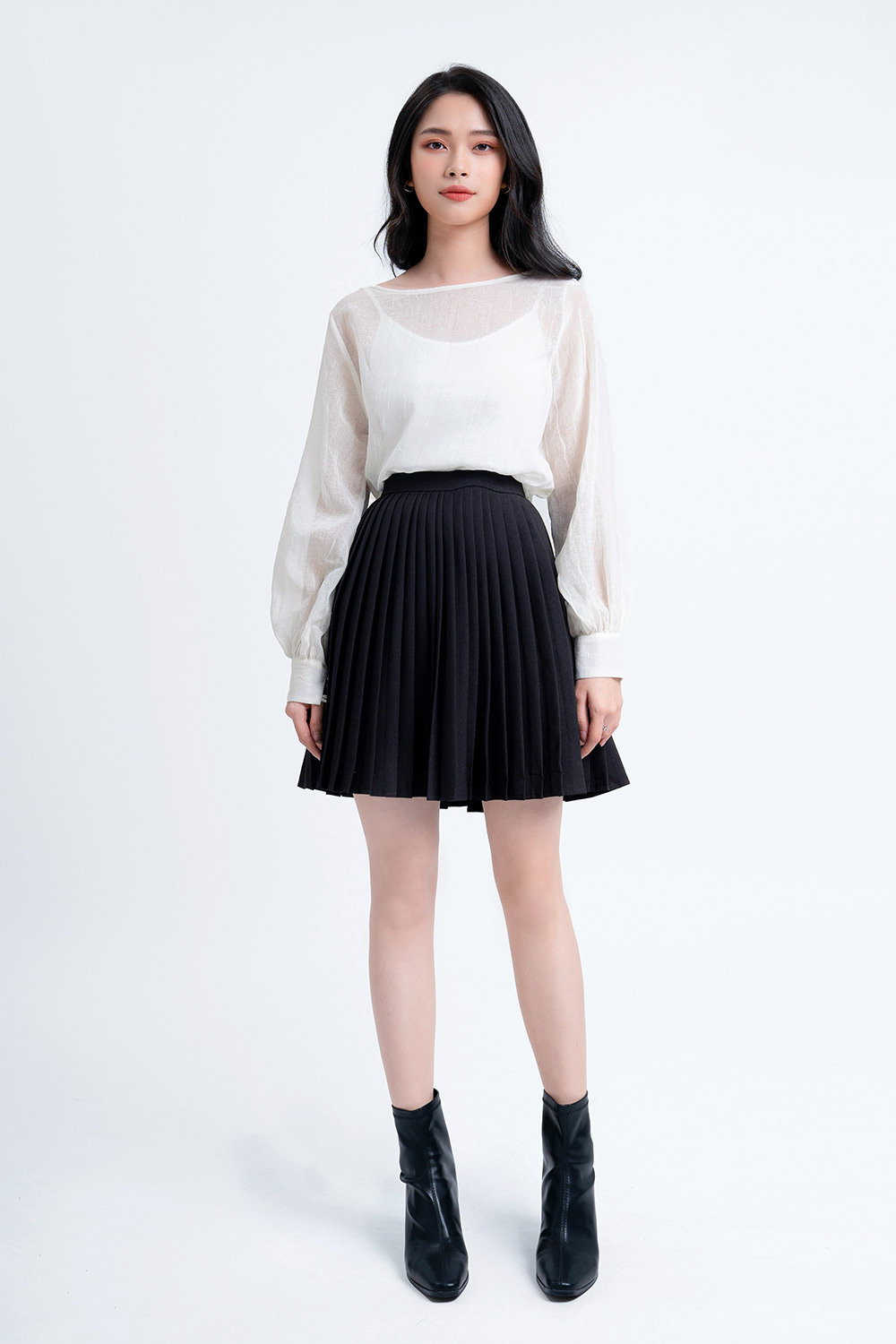 Chân váy đen xếp ly dáng xòe 