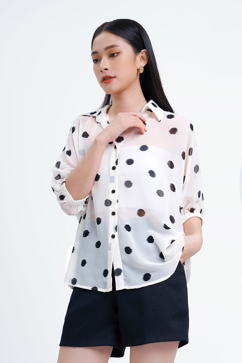 Quần short nữ màu đen 2 túi 