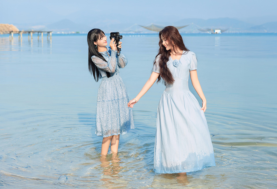 MÙA RONG CHƠI