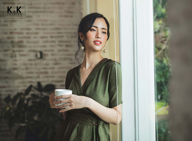 Đầm đơn sắc cổ V nhấn eo KK107-14