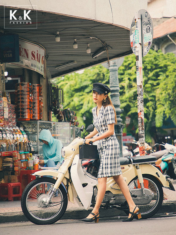 cổ điển và sang trọng cùng đầm chữ A caro cổ đan tông KK91-23