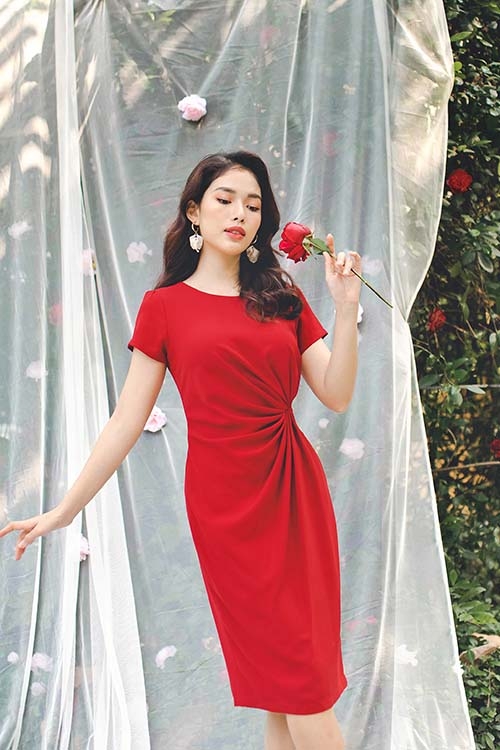 Đầm đỏ dáng ôm body xoắn eo KK103-36