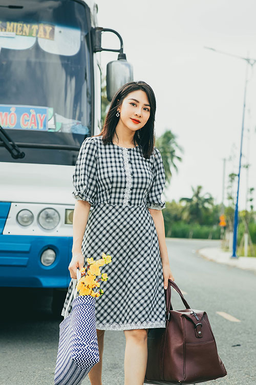 Đầm xòe caro tay lỡ phối ren KK101- 21