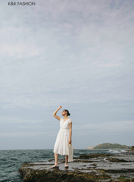 Đầm trắng dáng xòe cổ V phối nơ KK114-20