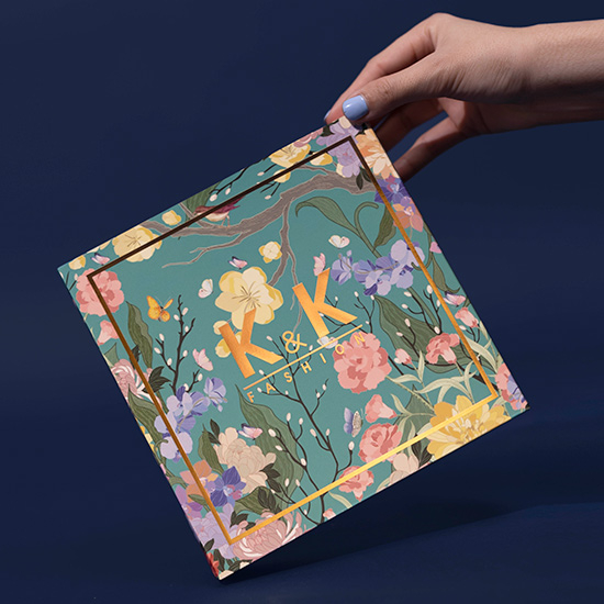 Tặng khăn lụa món quà đặc biệt từ K&K Fashion