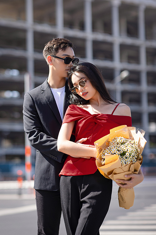 Áo kiểu màu đỏ trễ vai peplum ASM11-39