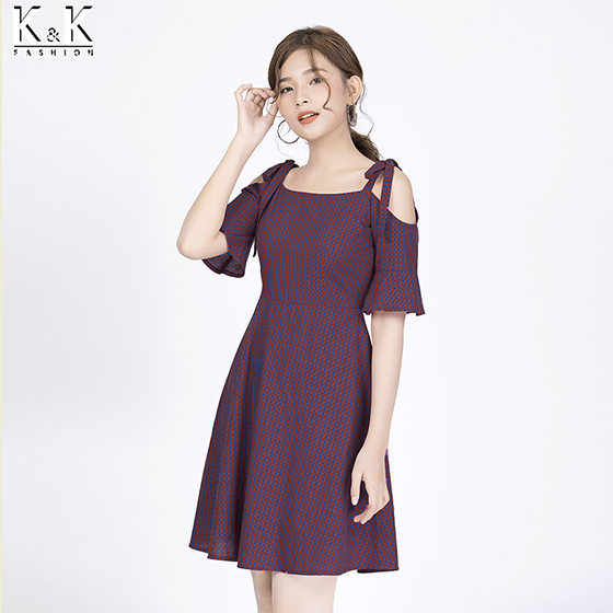 Tips chọn trang phục đẹp cho nàng thấp bé nhẹ cân