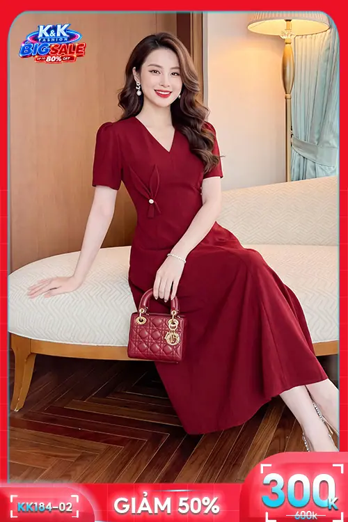 Đầm đỏ dáng xòe cổ tim