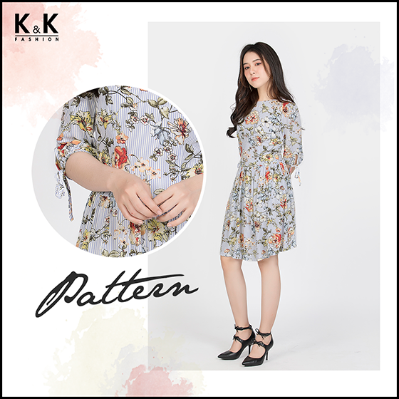 Váy liền xòe nền xanh họa tiết nhiều màu KK82-27