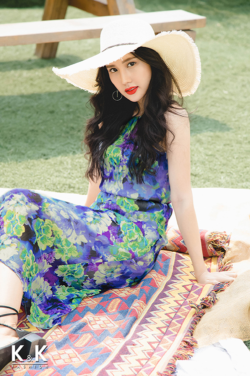 Váy maxi cổ yếm họa tiết hoa nổi bật HL02-11